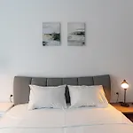 Apart B&V 706 Coresi - Balcony & Free Parking