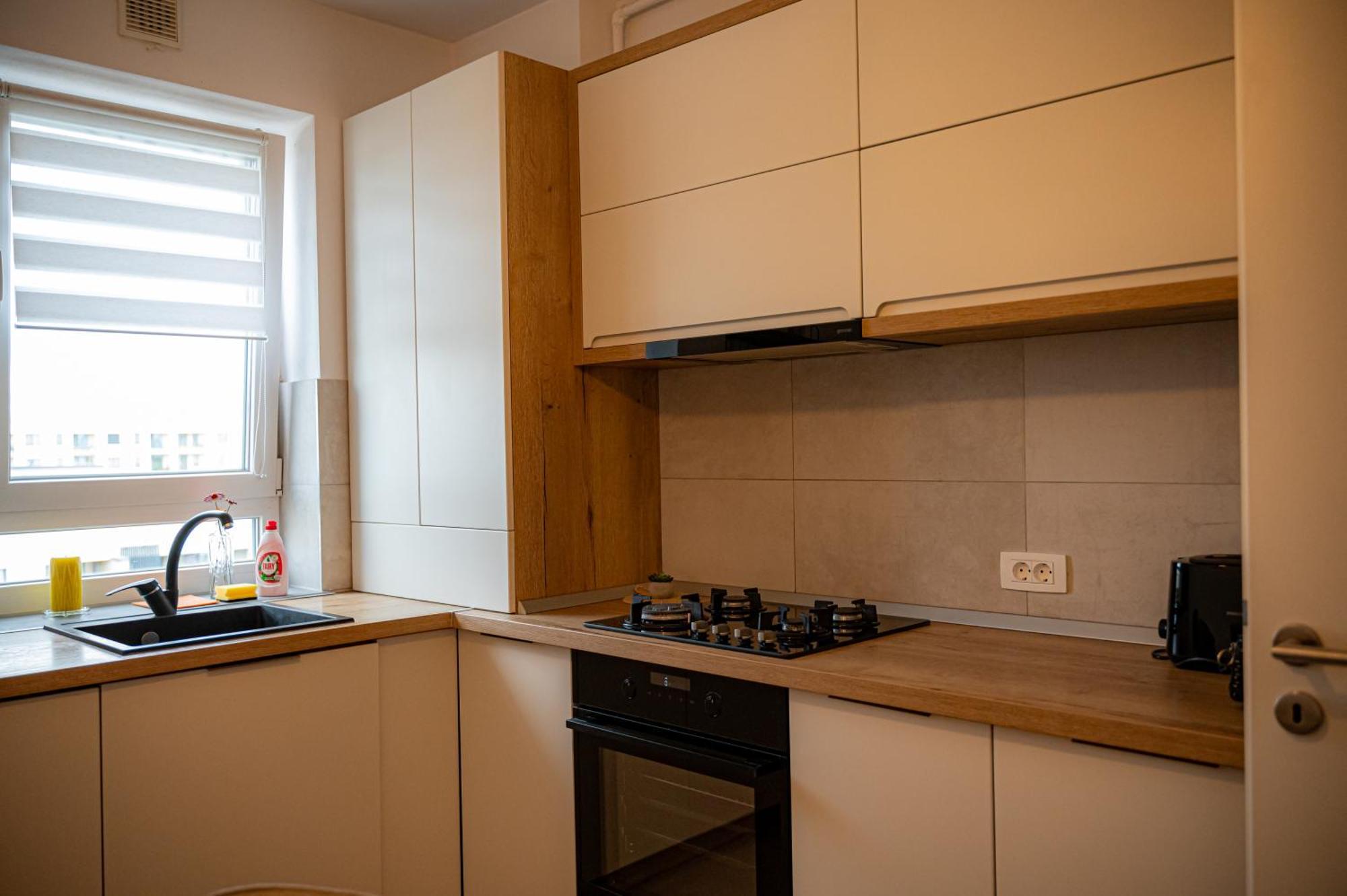 Apartament B&v 706 Coresi - Balcony & Free Parking *