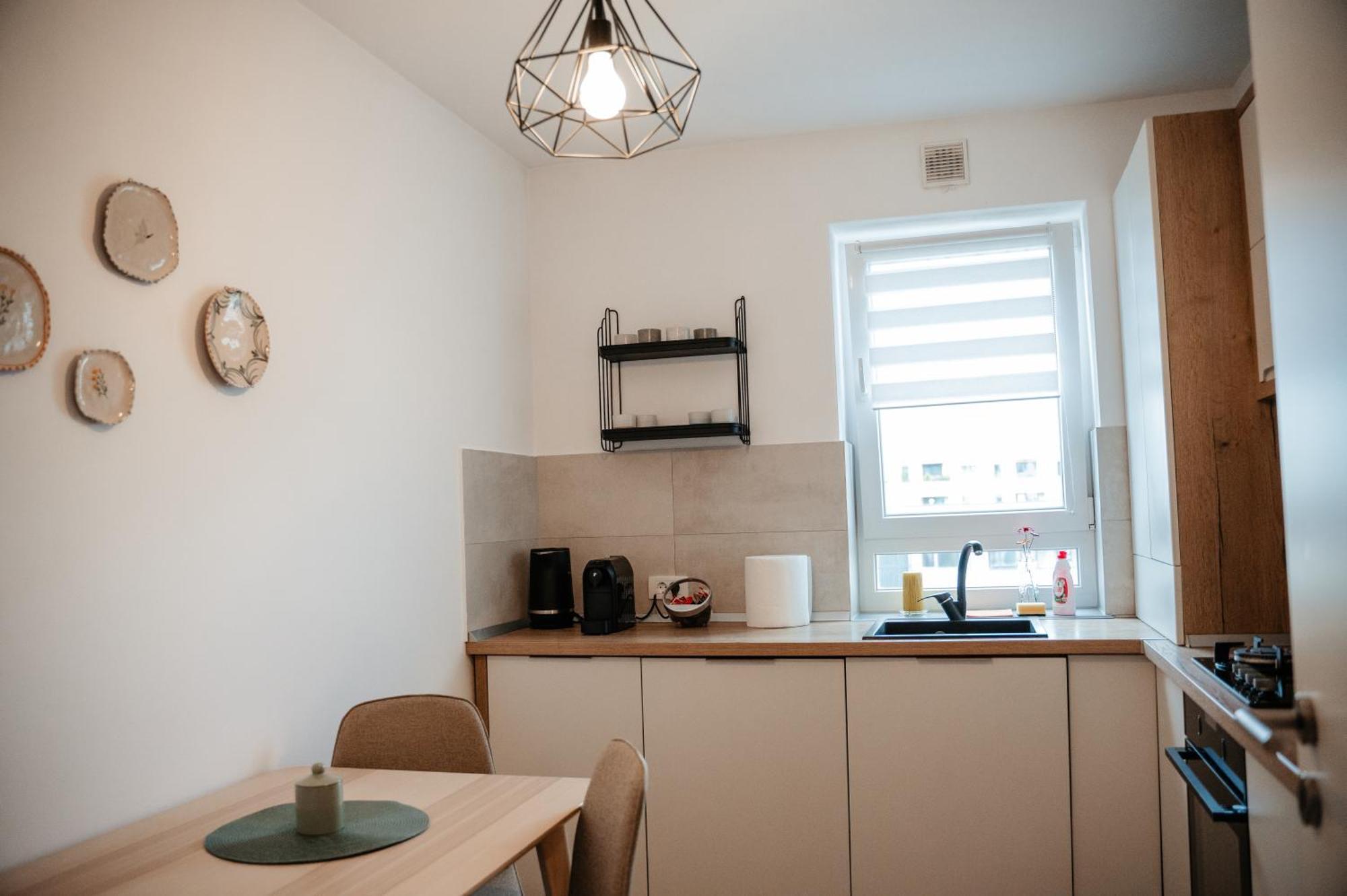 B&v 706 Coresi - Balcony & Free Parking *